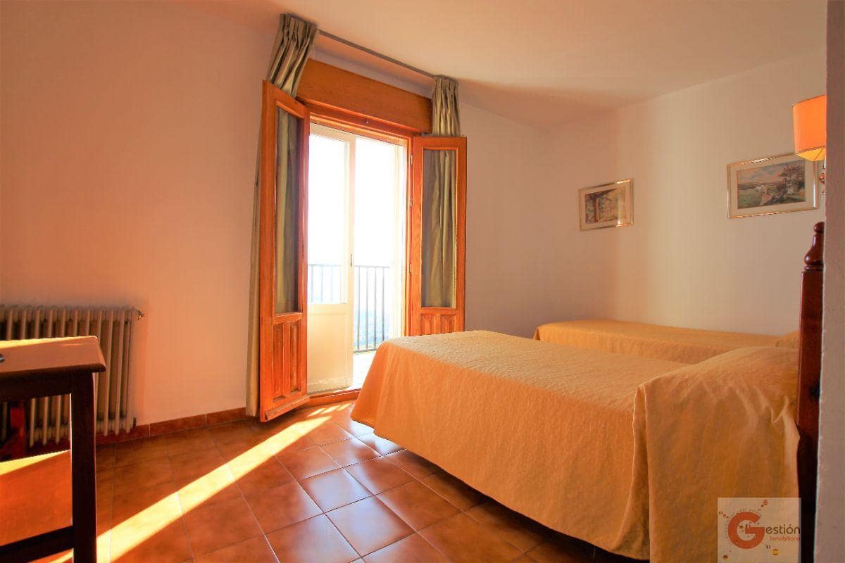 32 soveværelse Hotel til salg i Portugos med garage - € 1.550.000 (Ref: 6369952)