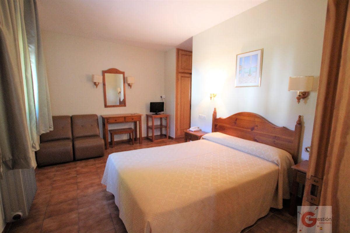 32 soveværelse Hotel til salg i Portugos med garage - € 1.550.000 (Ref: 6369952)