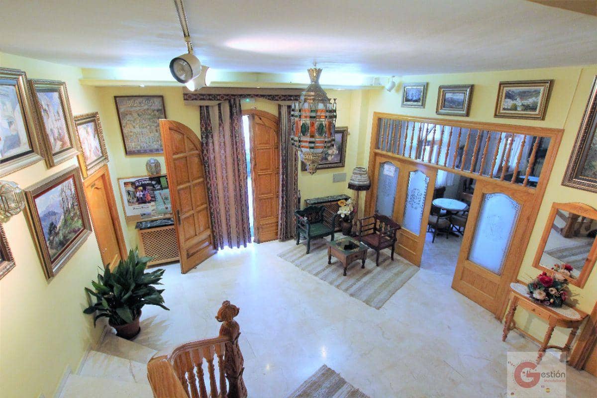 32 soveværelse Hotel til salg i Portugos med garage - € 1.550.000 (Ref: 6369952)