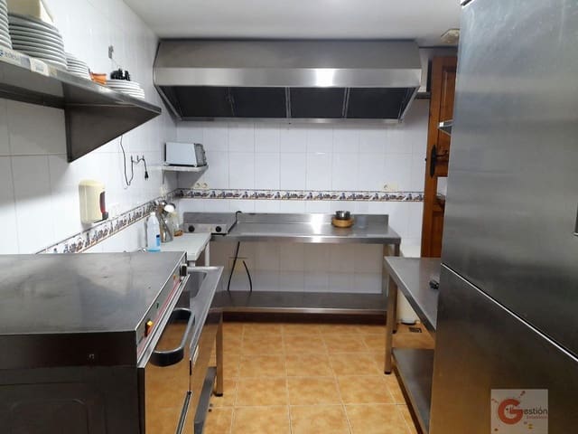 4 bedroom Commercial for sale in Motril - € 106,000 (Ref: 6754616)