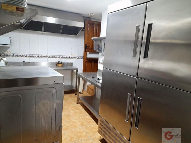 4 bedroom Commercial for sale in Motril - € 106,000 (Ref: 6754616)
