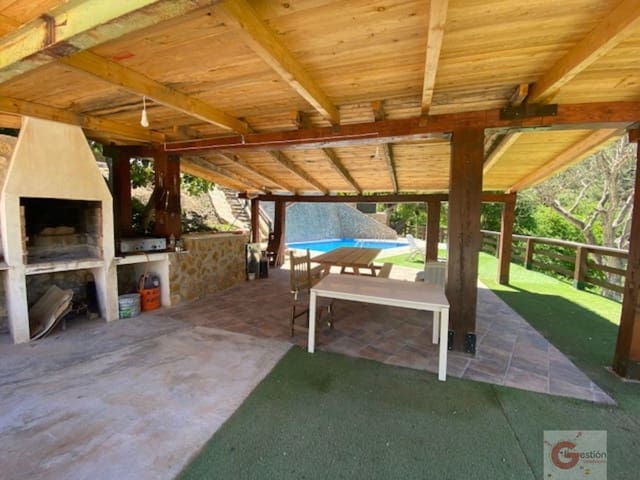 10 soveværelse Villa til salg i Castril med swimmingpool garage - € 10.300.000 (Ref: 6889892)