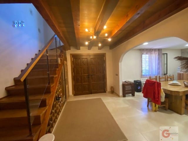 10 soveværelse Villa til salg i Castril med swimmingpool garage - € 10.300.000 (Ref: 6889892)