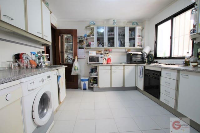 7 soverom Villa til salgs i Motril med svømmebasseng garasje - € 372 000 (Ref: 6889902)