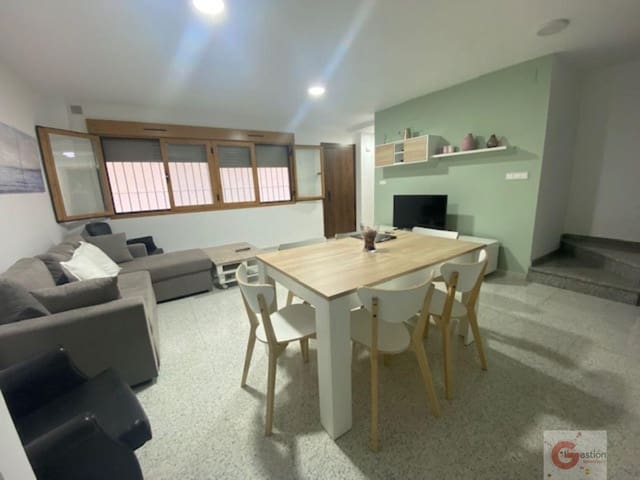 4 bedroom Villa for sale in La Mamola, Polopos - € 255,000 (Ref: 7021075)