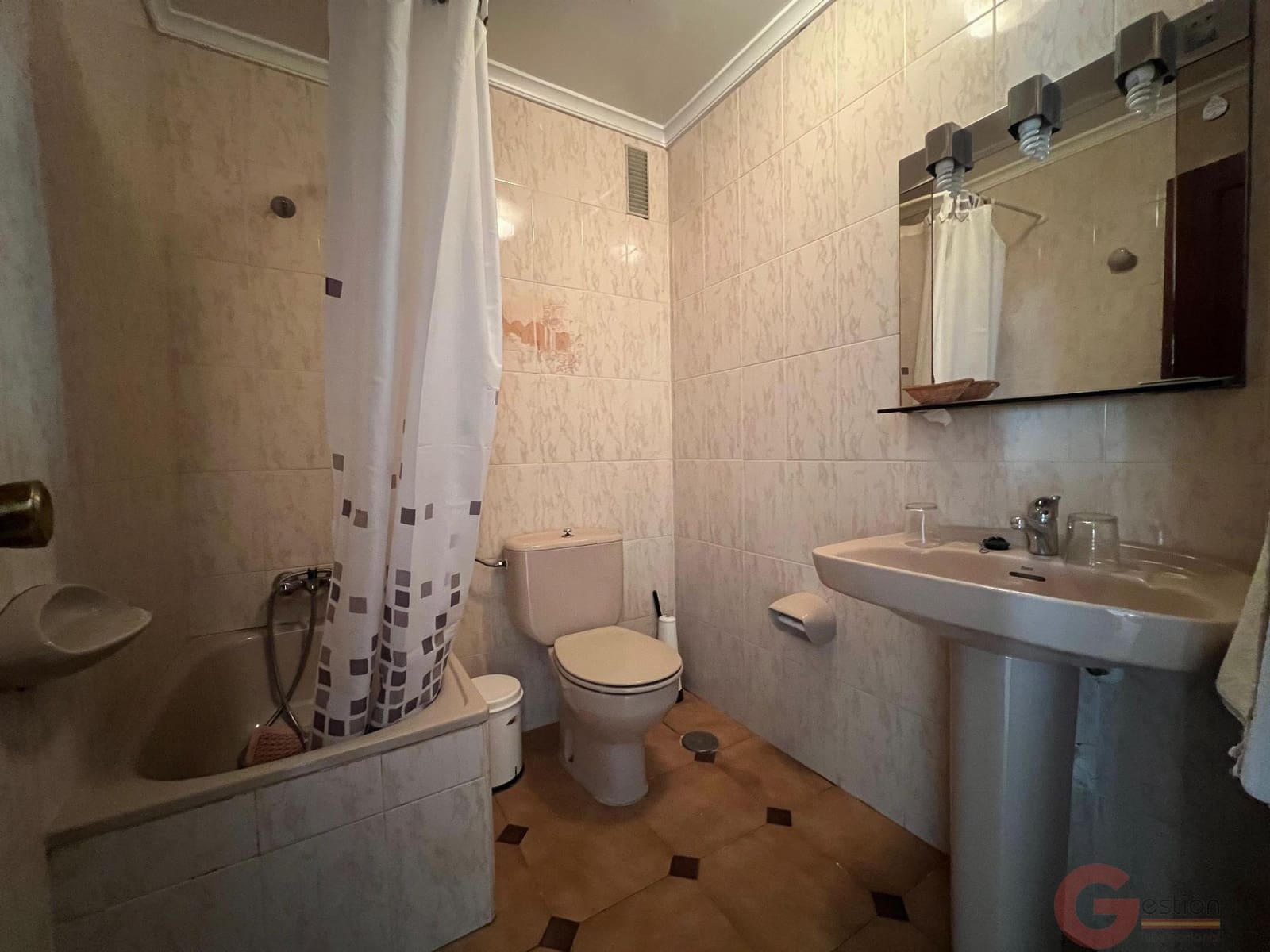 14 soverom Hotell til salgs i Salobrena - € 450 000 (Ref: 7035034)