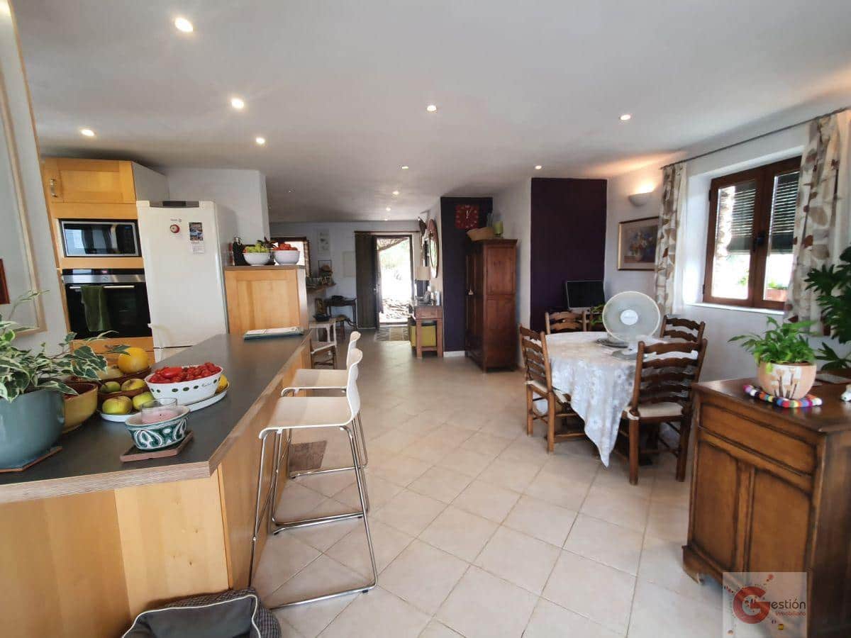 4 soveværelse Finca/Landehus til salg i Portugos med swimmingpool garage - € 610.000 (Ref: 7108972)