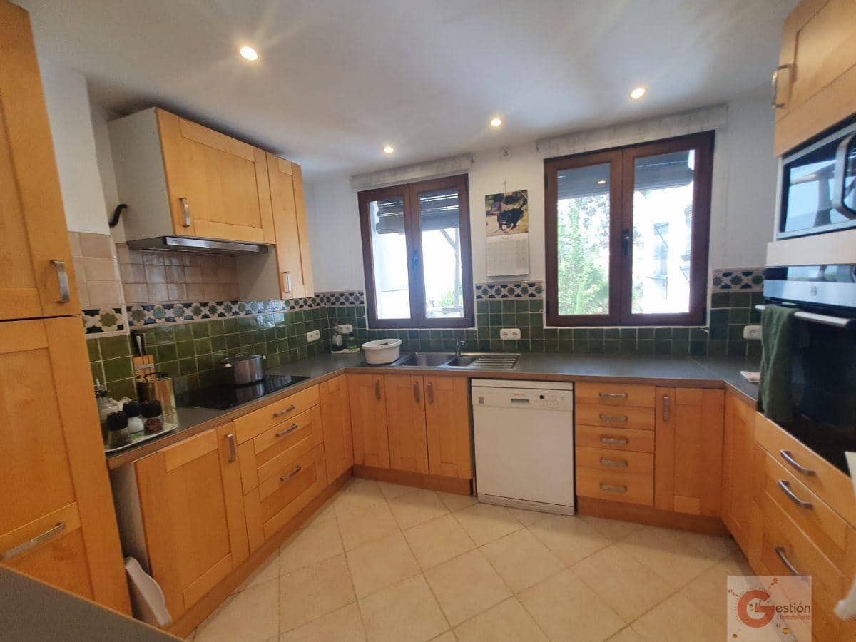 4 soveværelse Finca/Landehus til salg i Portugos med swimmingpool garage - € 610.000 (Ref: 7108972)