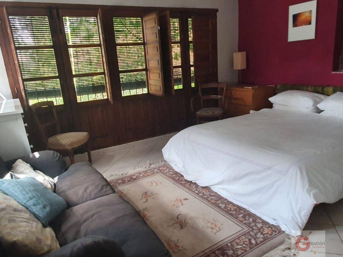 4 soveværelse Finca/Landehus til salg i Portugos med swimmingpool garage - € 610.000 (Ref: 7108972)