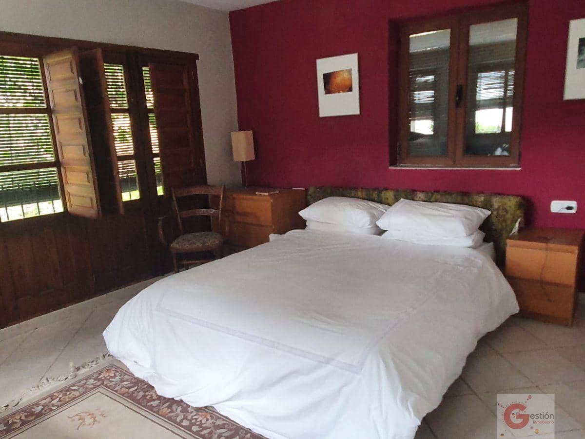 4 soveværelse Finca/Landehus til salg i Portugos med swimmingpool garage - € 610.000 (Ref: 7108972)