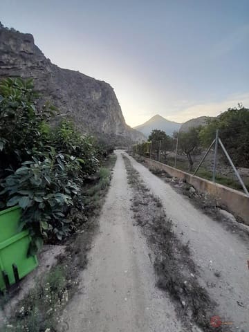 Rakentamaton maa myytävänä paikassa Vélez de Benaudalla - 371 900 € (Ref: 7220430)