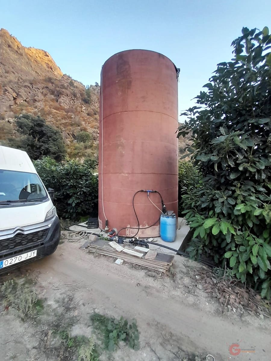 Grunde uden byggetilladelser til salg i Velez de Benaudalla - € 371.900 (Ref: 7220430)