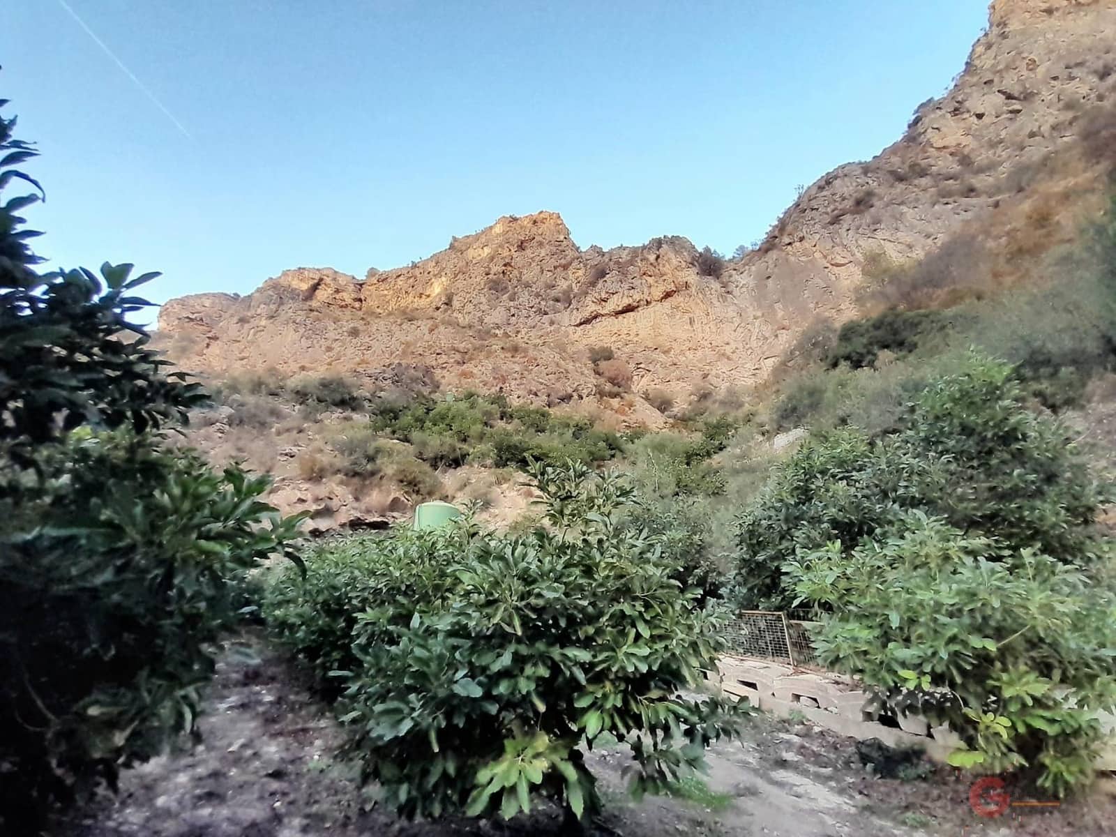 Grunde uden byggetilladelser til salg i Velez de Benaudalla - € 371.900 (Ref: 7220430)