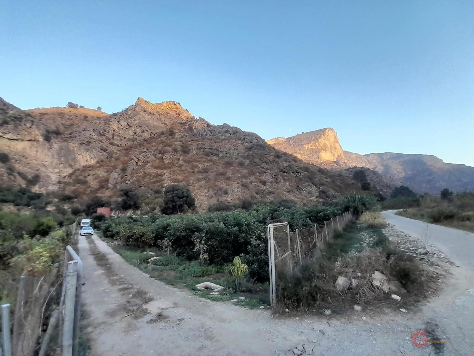 Grunde uden byggetilladelser til salg i Velez de Benaudalla - € 371.900 (Ref: 7220430)