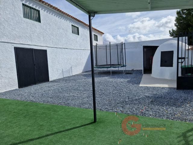 6 soveværelse Villa til salg i Gor med garage - € 975.000 (Ref: 7235097)