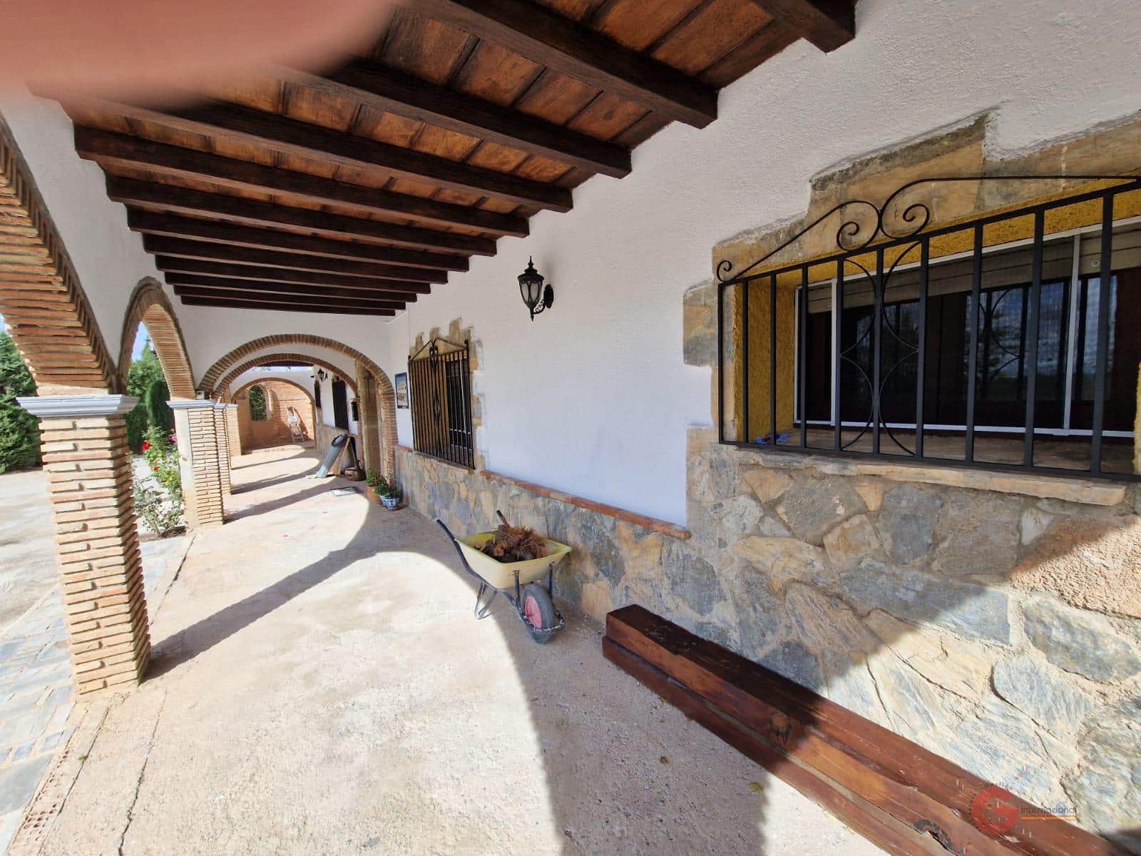 6 soveværelse Villa til salg i Gor med garage - € 975.000 (Ref: 7235097)