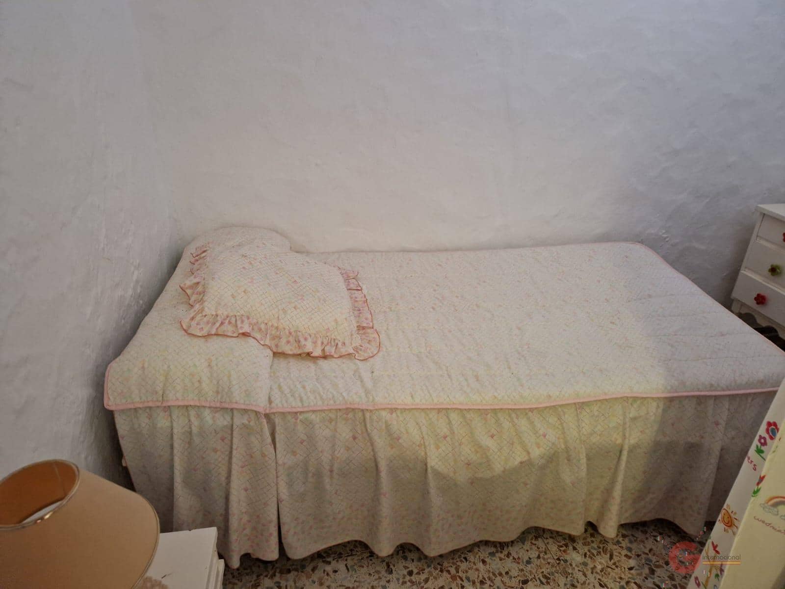 5 soverom Villa til salgs i Itrabo med garasje - € 148 000 (Ref: 7398936)