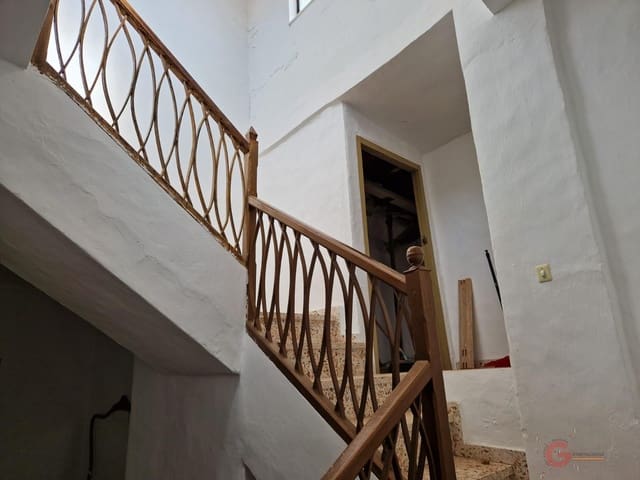 5 soverom Villa til salgs i Itrabo med garasje - € 148 000 (Ref: 7398936)