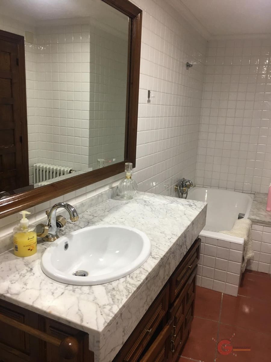 12 soverom Villa til salgs i Guadix - € 390 000 (Ref: 7537144)