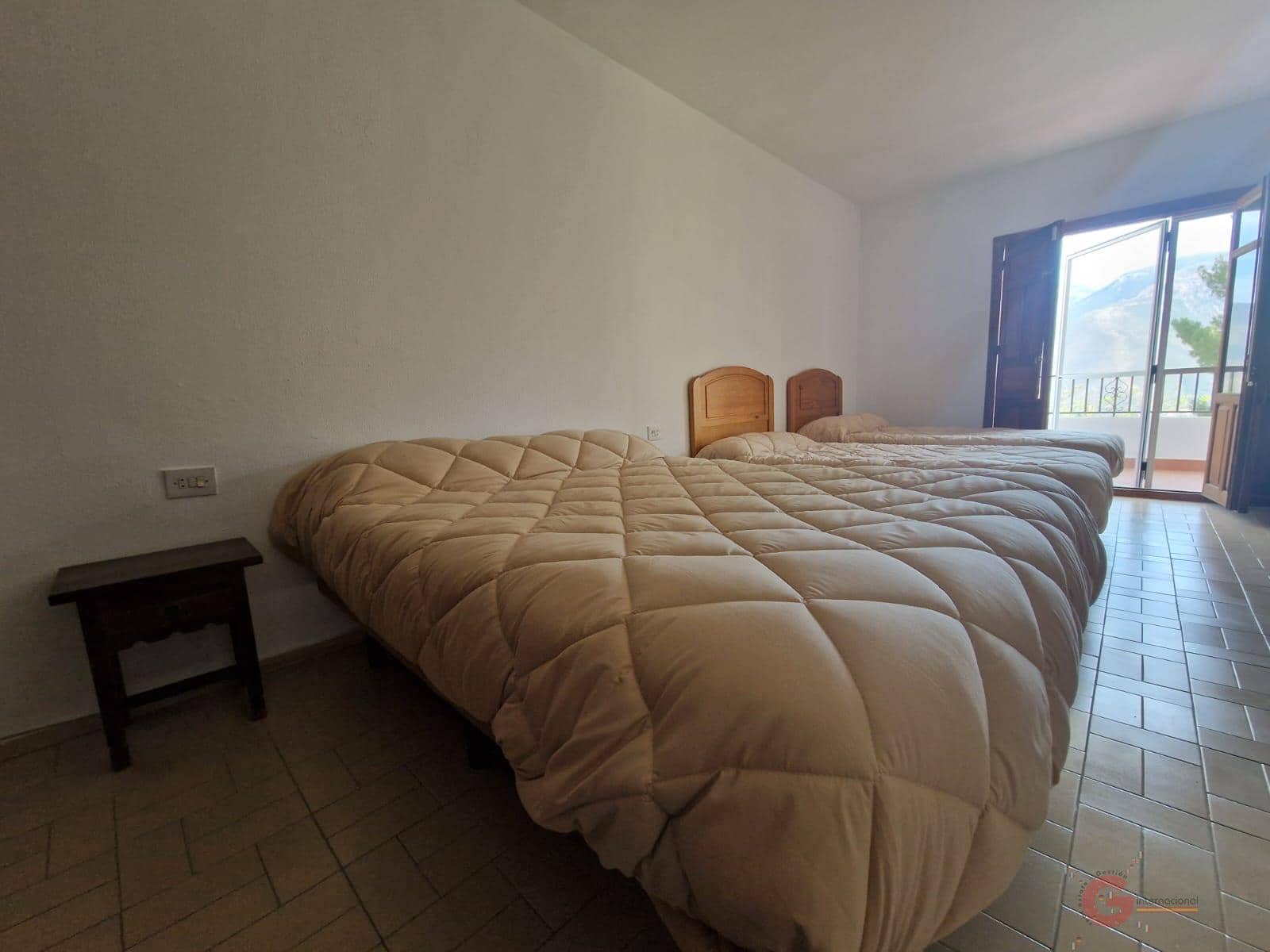 5 bedroom Villa for sale in Orgiva with pool garage - € 350,000 (Ref: 7568289)