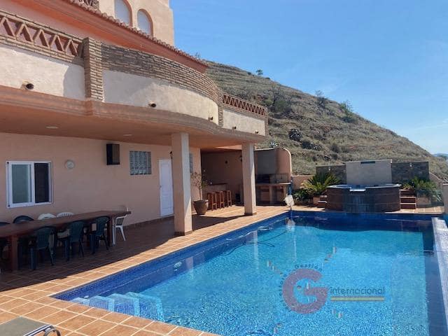 7 soverom Villa til salgs i Cotobro, Almuñécar med svømmebasseng garasje - € 2 900 000 (Ref: 7639698)