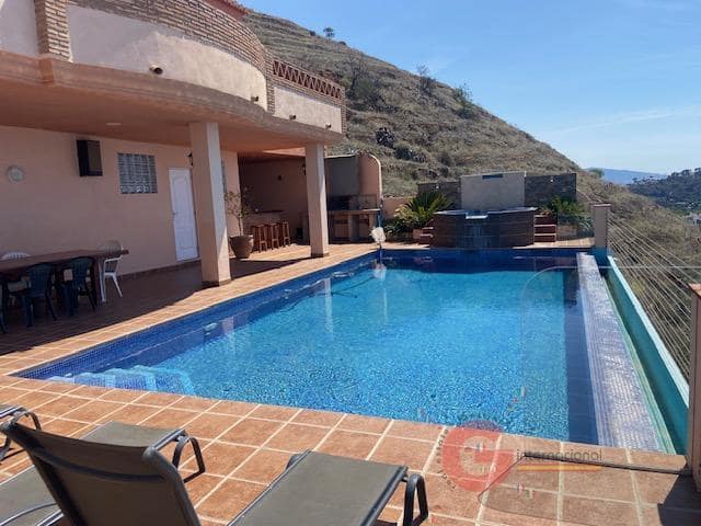 7 soverom Villa til salgs i Cotobro, Almuñécar med svømmebasseng garasje - € 2 900 000 (Ref: 7639698)