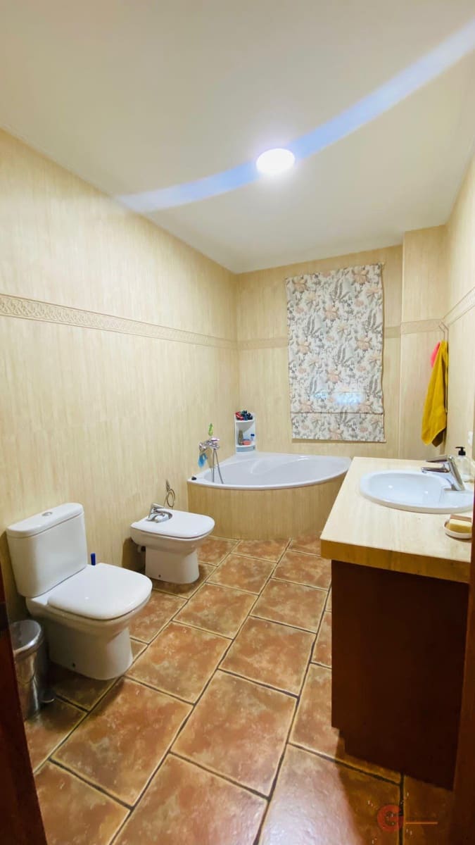 8 soveværelse Villa til salg i Montilla med swimmingpool garage - € 900.000 (Ref: 7867488)