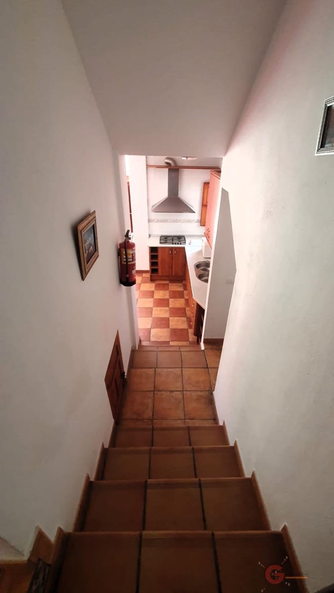 7 soveværelse Villa til salg i Pinar med swimmingpool - € 265.000 (Ref: 7893513)