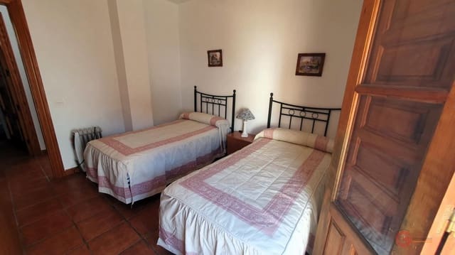 7 soveværelse Villa til salg i Píñar med swimmingpool - € 265.000 (Ref: 7893513)