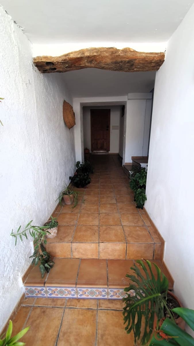 7 soveværelse Villa til salg i Pinar med swimmingpool - € 265.000 (Ref: 7893513)