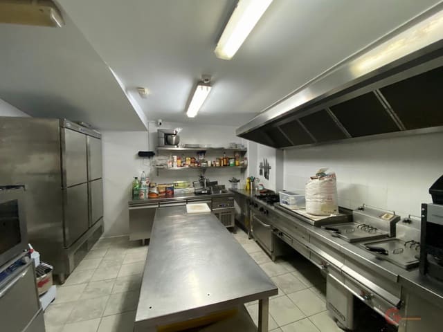 9 slaapkamer Hotel te koop in Torrox Pueblo, Torrox - € 850.000 (Ref: 7998257)