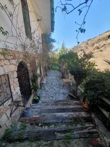 6 soveværelse Finca/Landehus til salg i Vélez de Benaudalla med swimmingpool garage - € 545.000 (Ref: 8130702)