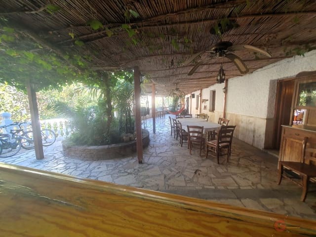 6 soveværelse Finca/Landehus til salg i Vélez de Benaudalla med swimmingpool garage - € 545.000 (Ref: 8130702)