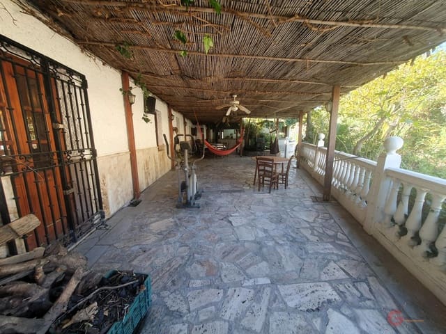 6 soveværelse Finca/Landehus til salg i Vélez de Benaudalla med swimmingpool garage - € 545.000 (Ref: 8130702)