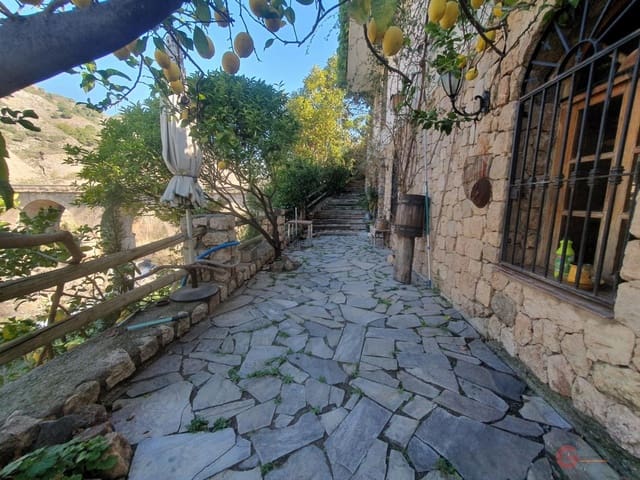 6 soveværelse Finca/Landehus til salg i Vélez de Benaudalla med swimmingpool garage - € 545.000 (Ref: 8130702)