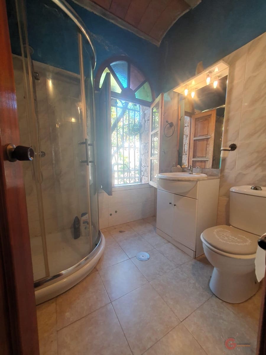 6 soveværelse Finca/Landehus til salg i Velez de Benaudalla med swimmingpool garage - € 545.000 (Ref: 8130702)