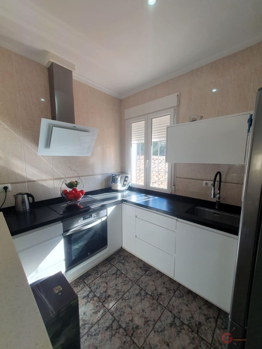 6 soveværelse Finca/Landehus til salg i Velez de Benaudalla med swimmingpool garage - € 545.000 (Ref: 8130702)