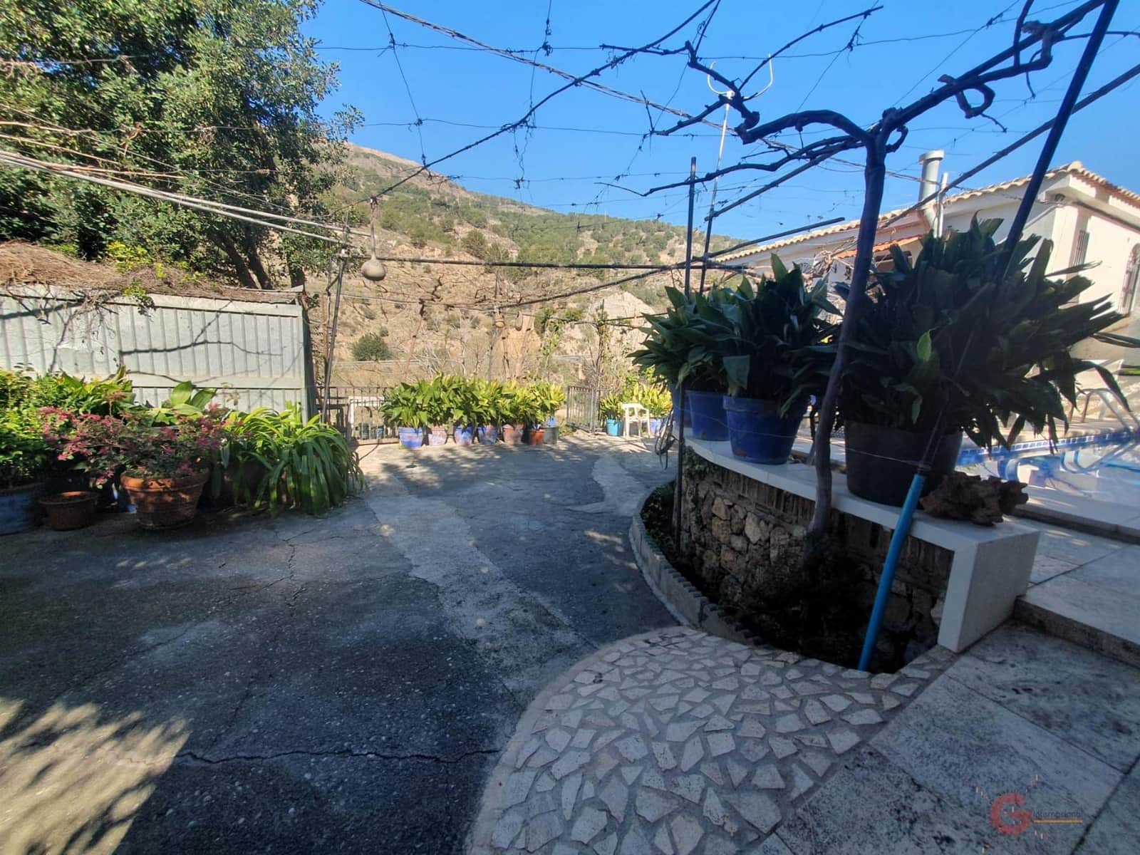 6 soveværelse Finca/Landehus til salg i Velez de Benaudalla med swimmingpool garage - € 545.000 (Ref: 8130702)