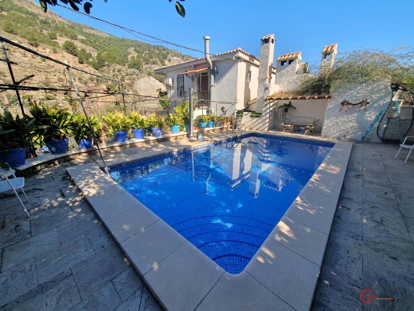 6 soveværelse Finca/Landehus til salg i Velez de Benaudalla med swimmingpool garage - € 545.000 (Ref: 8130702)