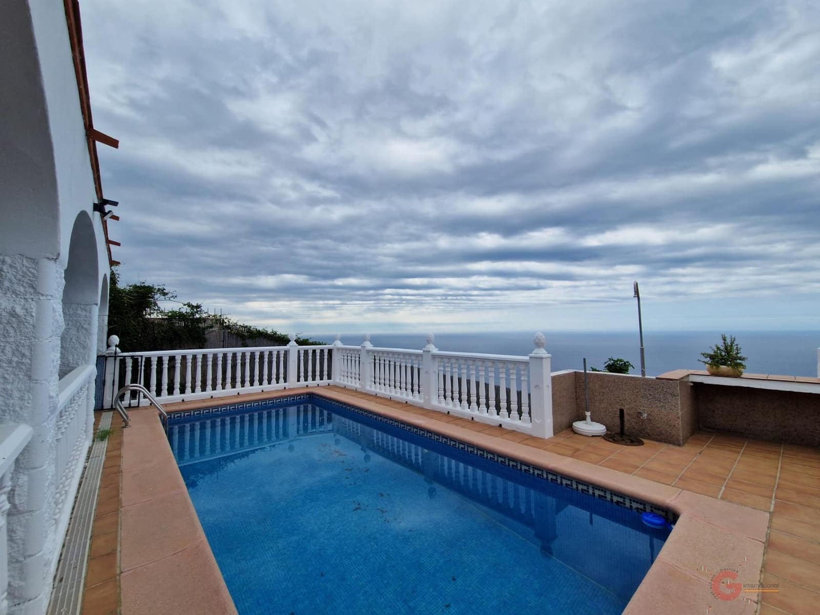 2 soveværelse Finca/Landehus til salg i Salobrena med swimmingpool garage - € 265.000 (Ref: 8202320)