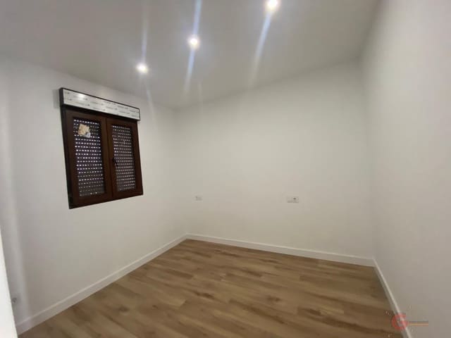 4 bedroom Villa for sale in Almuñécar - € 360,000 (Ref: 8246603)