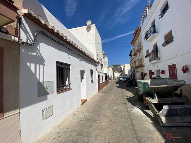Chalet de 4 habitaciones en Almuñécar en venta - 360.000 € (Ref: 8246603)