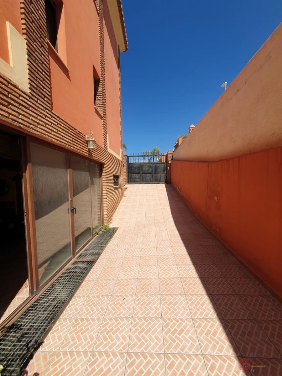 5 soveværelse Villa til salg i Motril med swimmingpool garage - € 1.000.000 (Ref: 8286260)