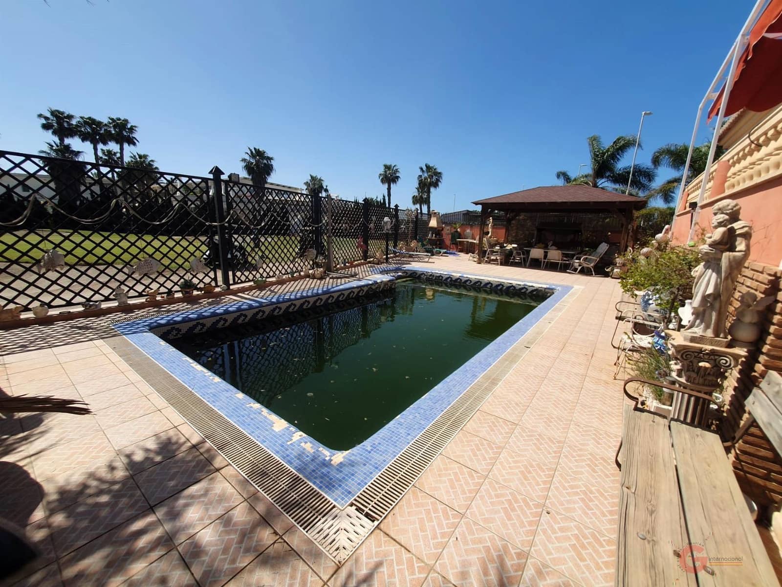 5 soveværelse Villa til salg i Motril med swimmingpool garage - € 1.000.000 (Ref: 8286260)