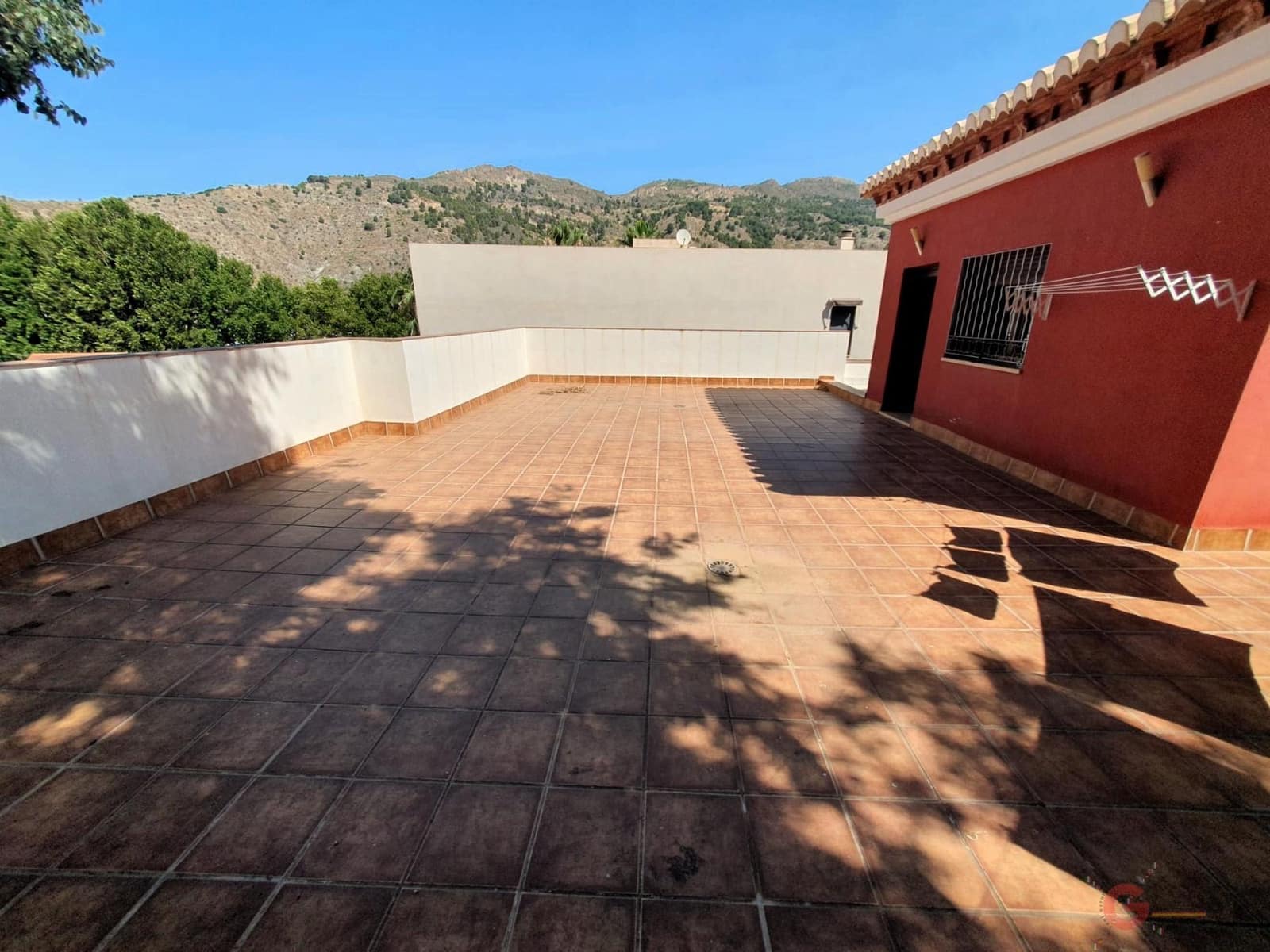 4 soveværelse Villa til salg i Velez de Benaudalla med swimmingpool garage - € 400.000 (Ref: 8456447)