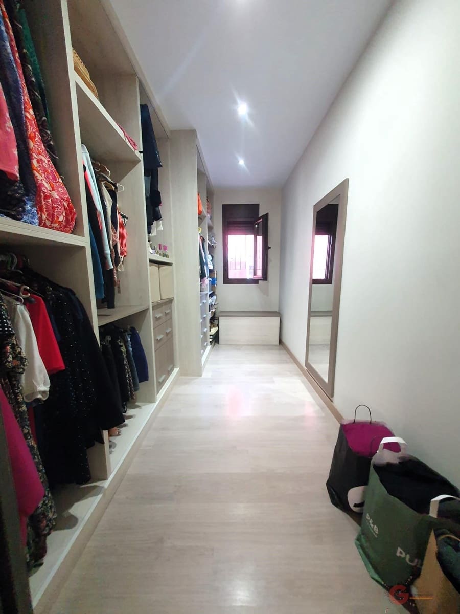 4 soveværelse Villa til salg i Velez de Benaudalla med swimmingpool garage - € 400.000 (Ref: 8456447)