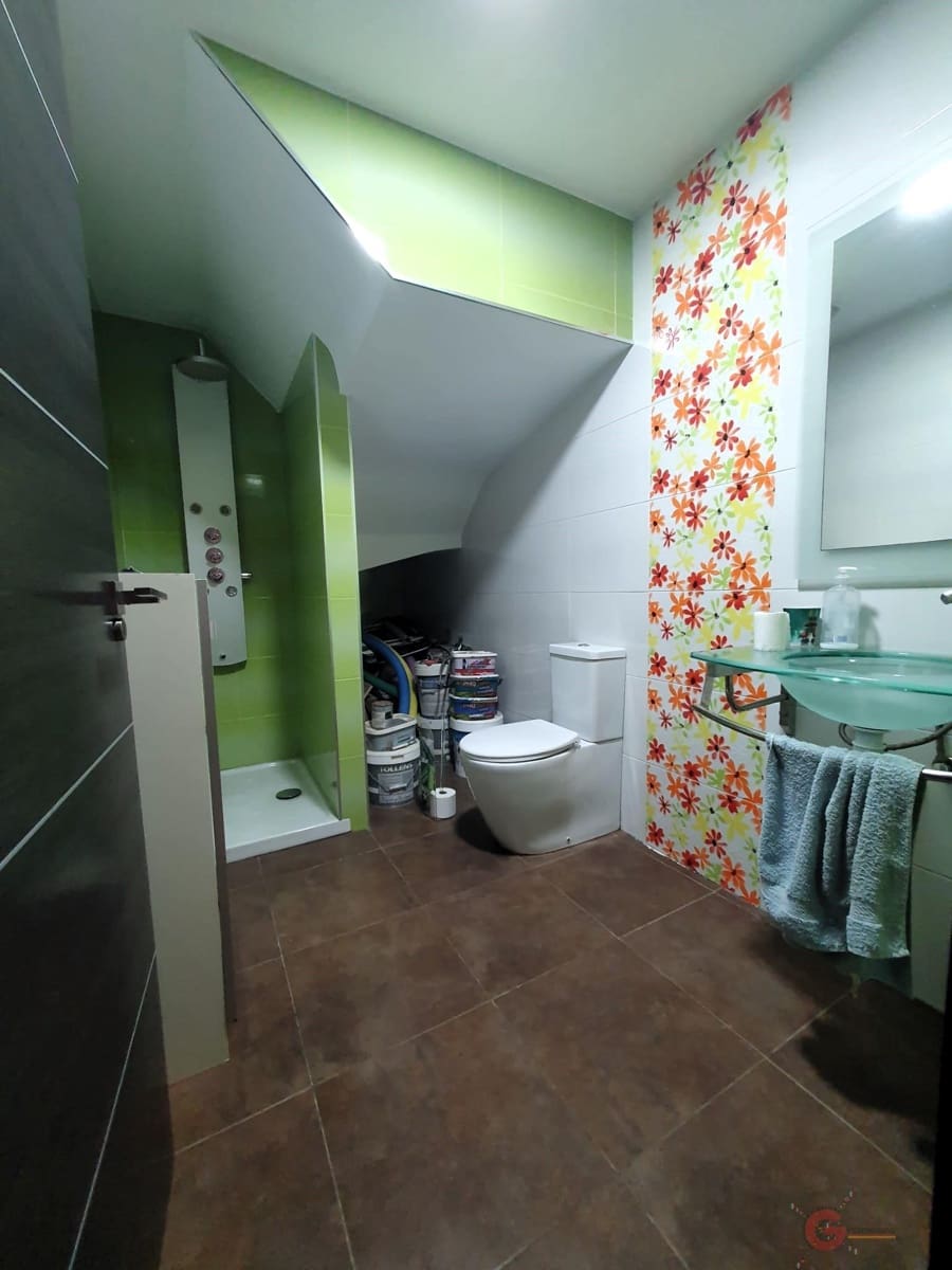 4 soveværelse Villa til salg i Velez de Benaudalla med swimmingpool garage - € 400.000 (Ref: 8456447)