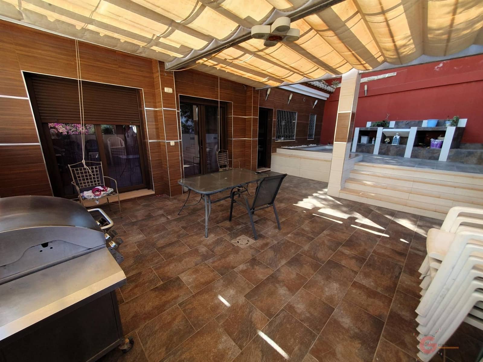 4 soveværelse Villa til salg i Velez de Benaudalla med swimmingpool garage - € 400.000 (Ref: 8456447)