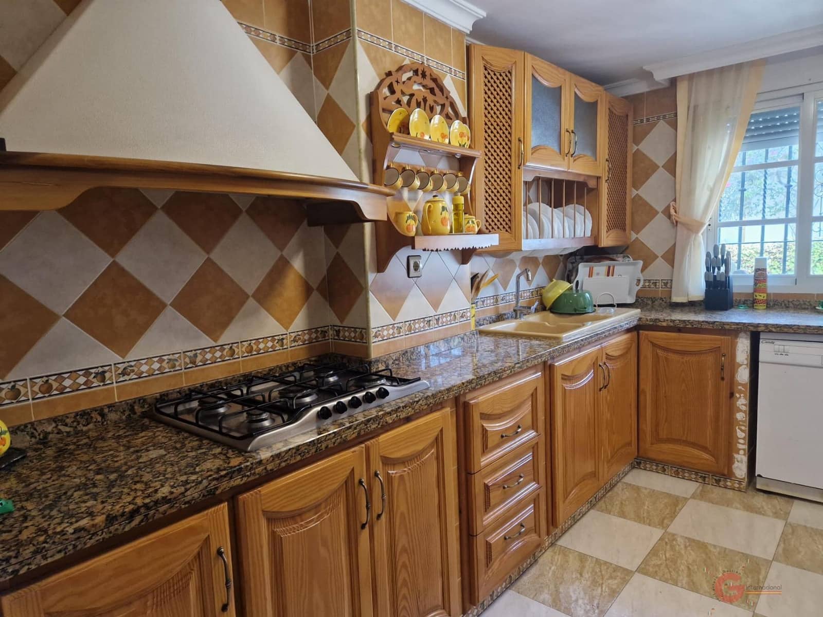 4 bedroom Villa for sale in Salobrena with pool - € 383,500 (Ref: 8505284)