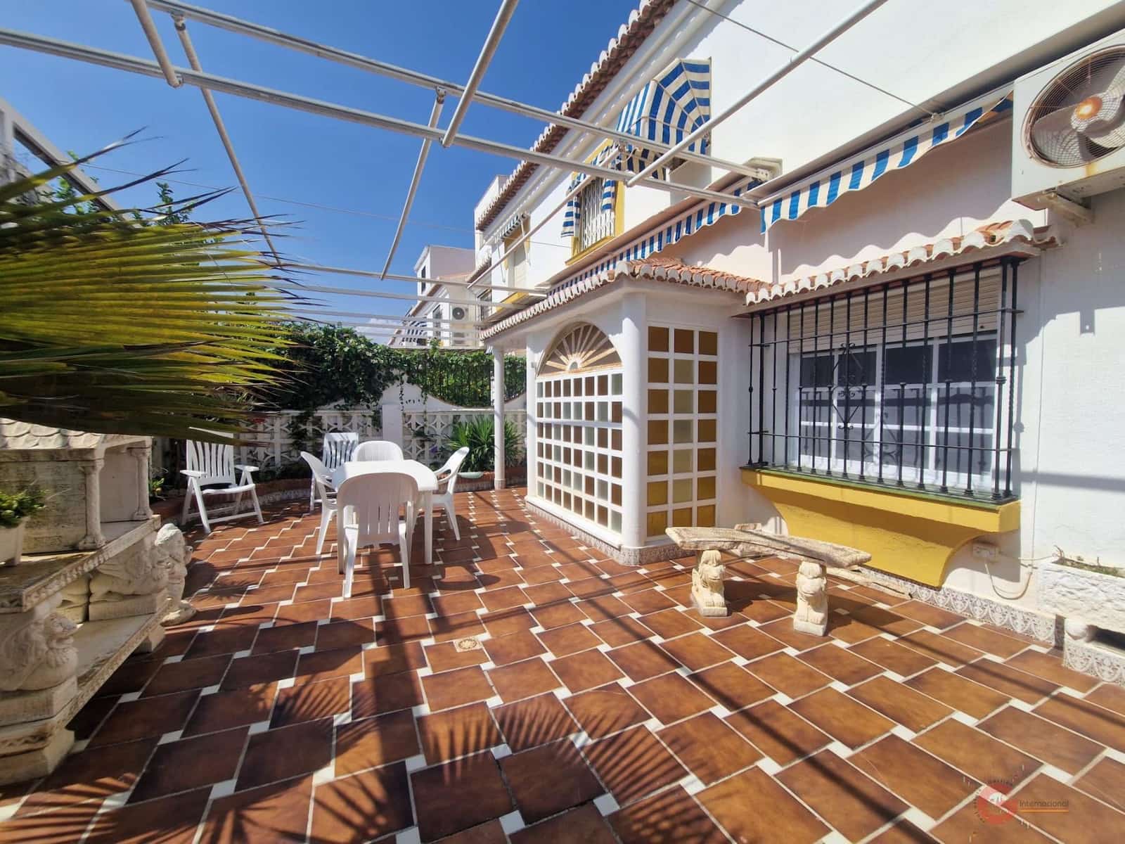 4 bedroom Villa for sale in Salobrena with pool - € 383,500 (Ref: 8505284)